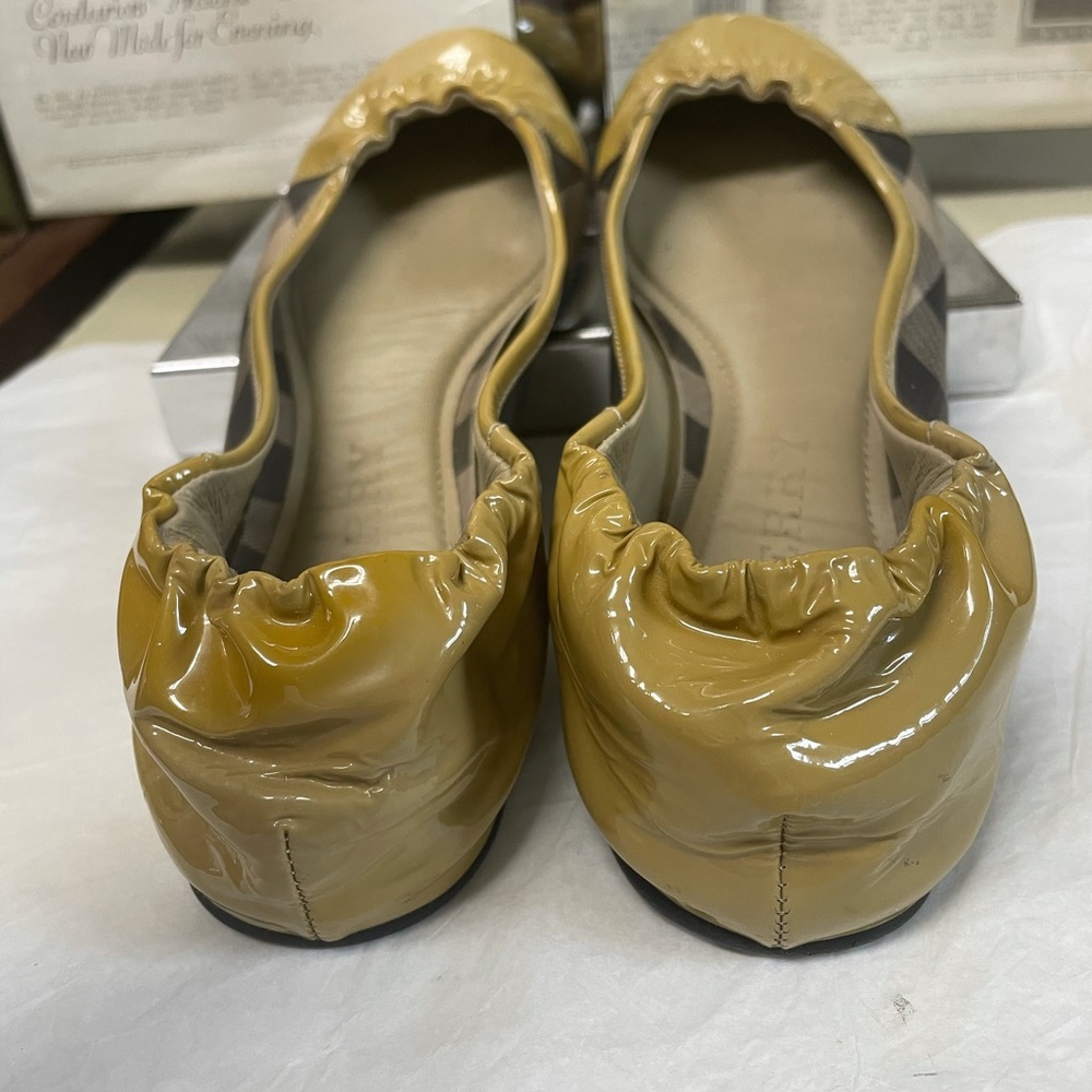 Burberry Nova Flats - Picture 9 of 9